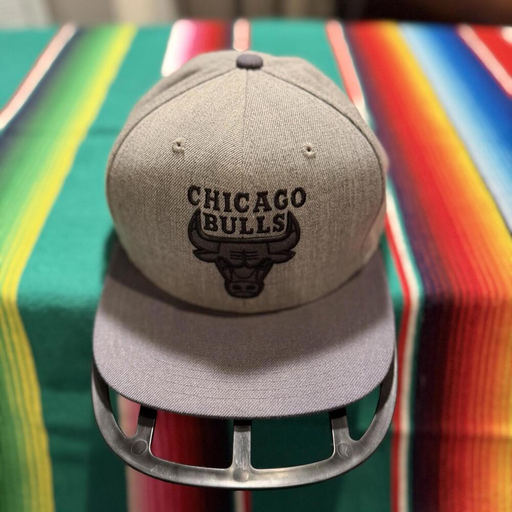 Mitchell & Ness NBA Chicago Bulls All Gray Hat Cap Snapback Adjustable‎ OSFA
